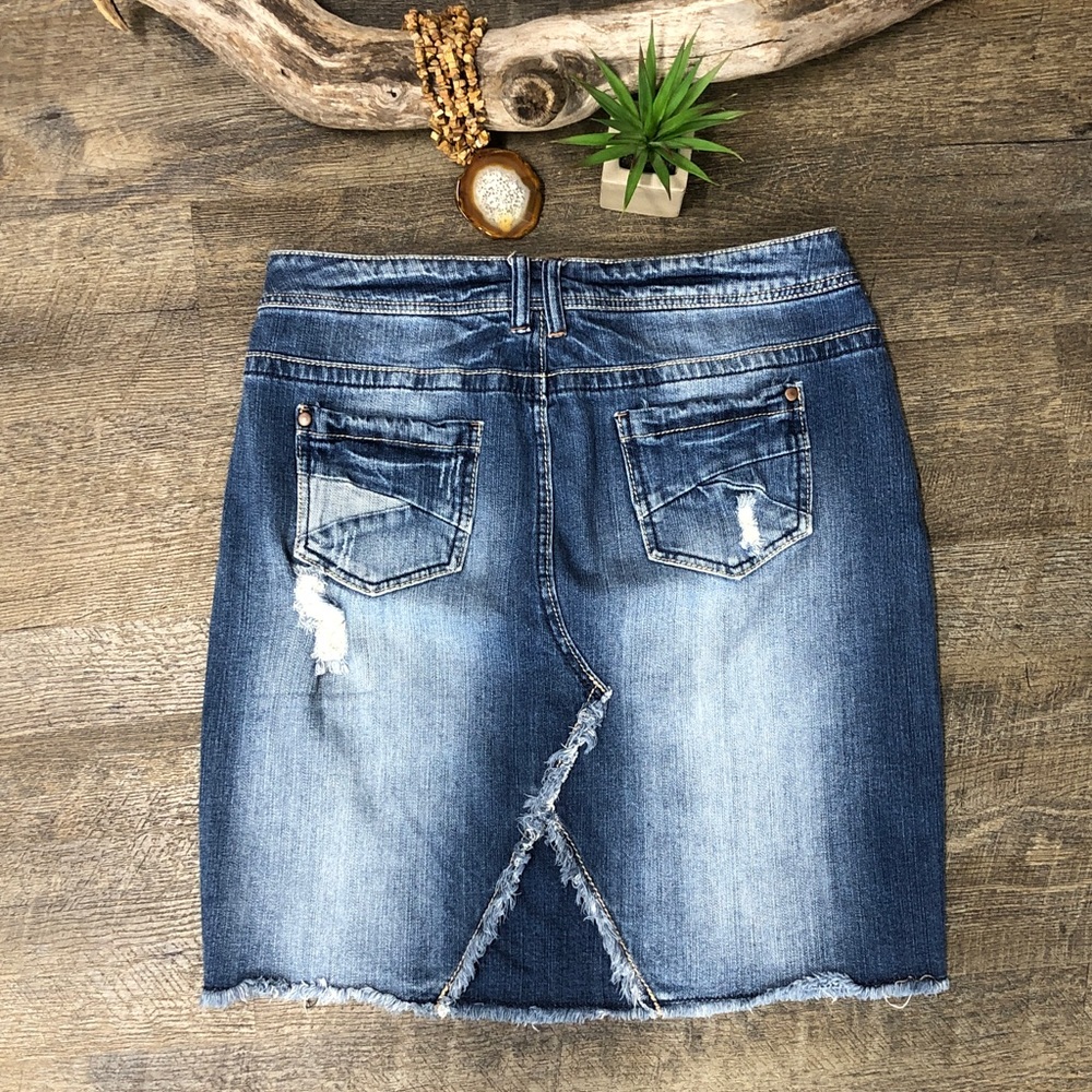 Lane Bryant Distressed V Front Denim Jean Mini Skirt Size 14 - Picture 5 of 5